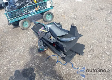 2014 Mercedes-Benz E 350 из США, поврежденный, VIN WDDHF5KB1EB062800